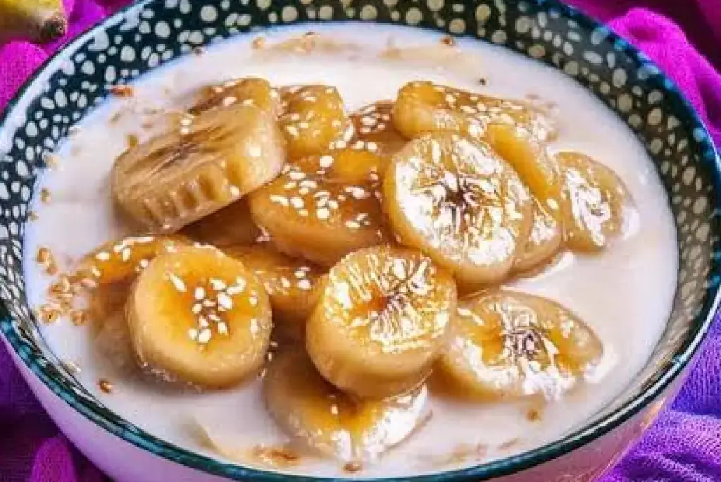 Kluay Buat Chi (Bananas in Coconut Milk)