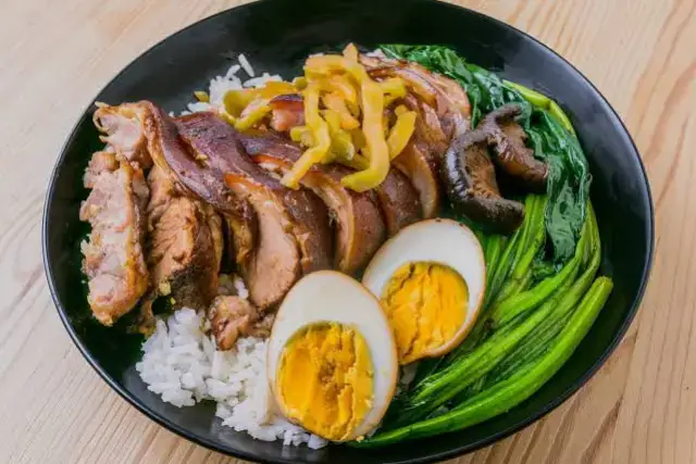 Khao Kha Moo (Braised Pork Leg on Rice)