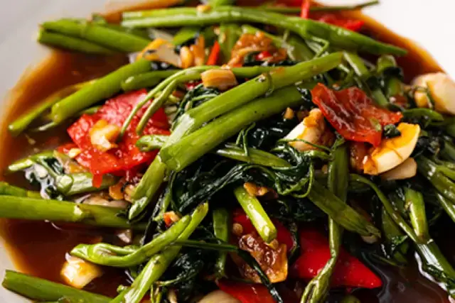 Phak Boong Fai Daeng (Stir-fried Morning Glory)
