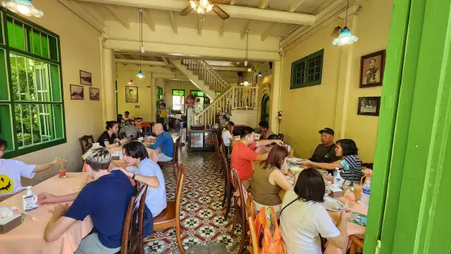 Raya Restaurant
